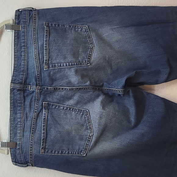 GAP Cropped Blue Jeans - Picture 6 of 9